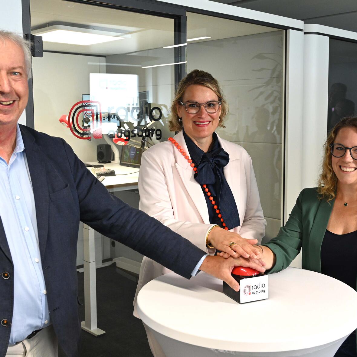 ob-weber-beim-neustart-von-radio-augsburg4874575