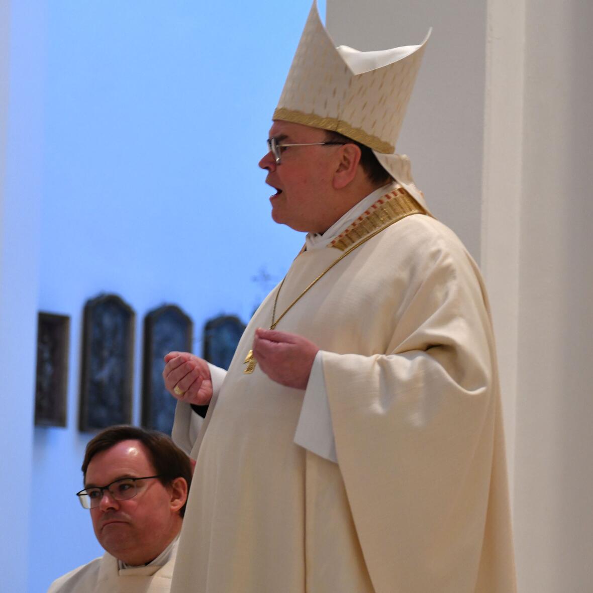 amtseinfuehrung-des-neuen-regens-dr-rainer-florie-foto-nicolas-schnall-pba-54897709