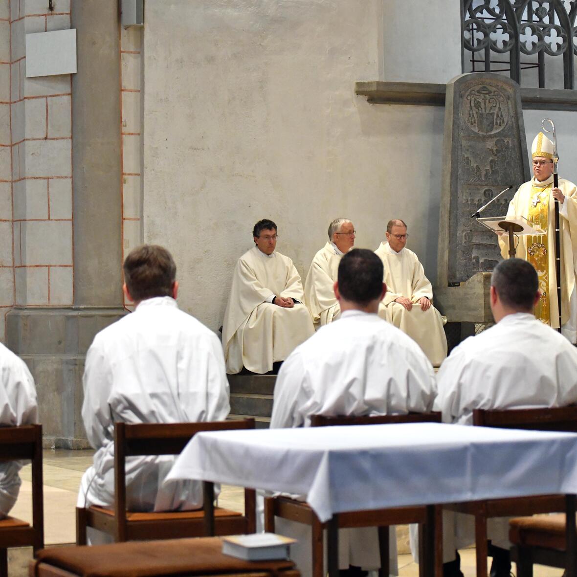 05_weihe-staendiger-diakonat-2025-foto-nicolas-schnall-pba4901432