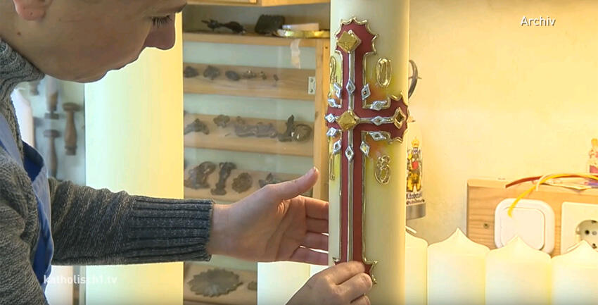 Palmbuschen, Osterkerzen, Passionskrippen