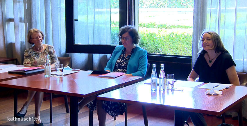 boxbild-efl-jahresbericht3811085