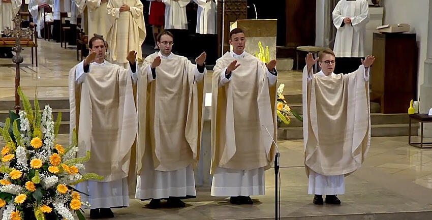 Boxbild Priesterweihe 2