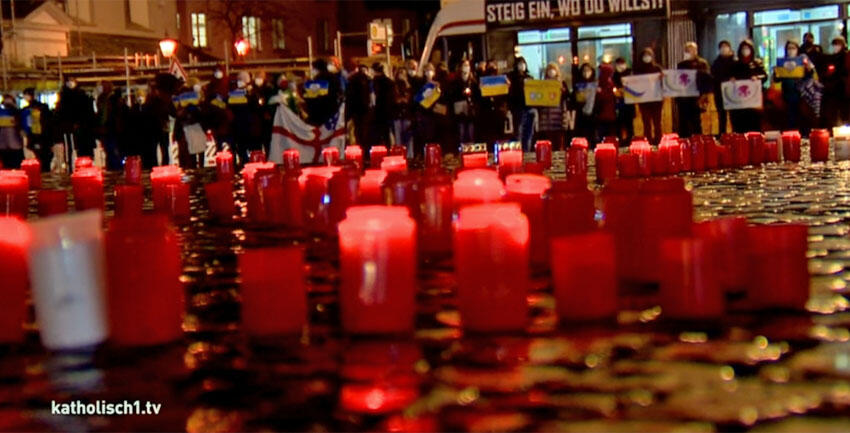 Menschenkette für den Frieden (katholisch1.tv)