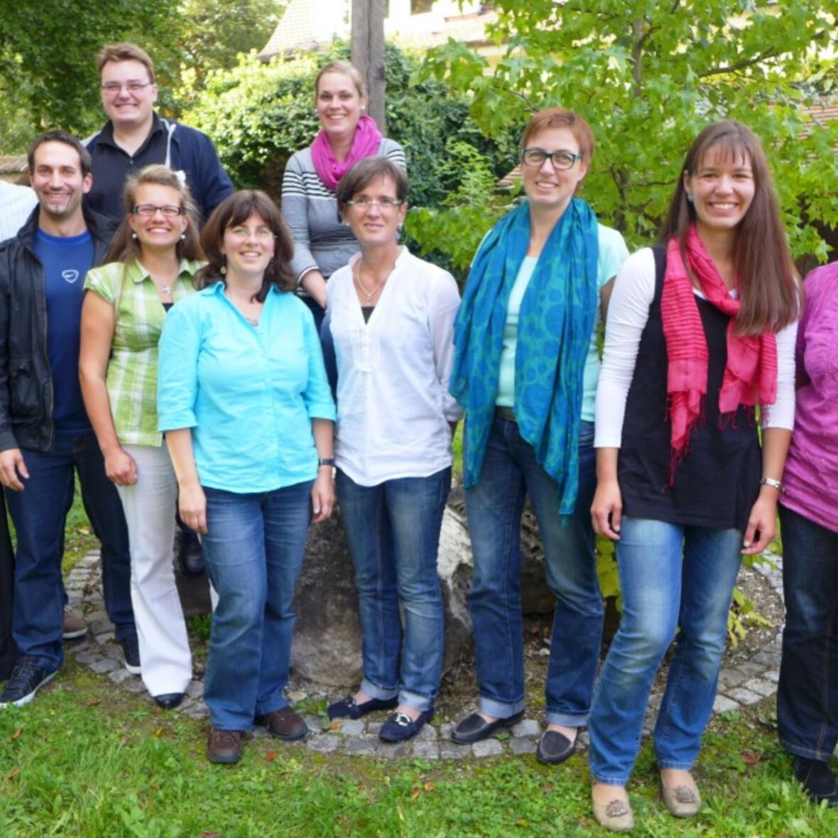Vordere Reihe (v.l.) Sr. Jakuba Wasilewska (PG Weiler), Michael Rösch (PG Kaufbeuren), Maria Gobleder (PG Durach), Martina Schrott (Penzberg, Christkönig), Karin Braun (PG Rain), Karin Gröger (Kempten St. Lorenz), Anna Müller (PG Buchloe), Michaela Hilbring (PG Altenstadt); Hintere Reihe (v.l.) Florian Schmutz (PG Königsbrunn), Peter Frasch (PG Neuburg), Julia Spanier (PG Peißenberg). (Foto: Michael Rösch)
