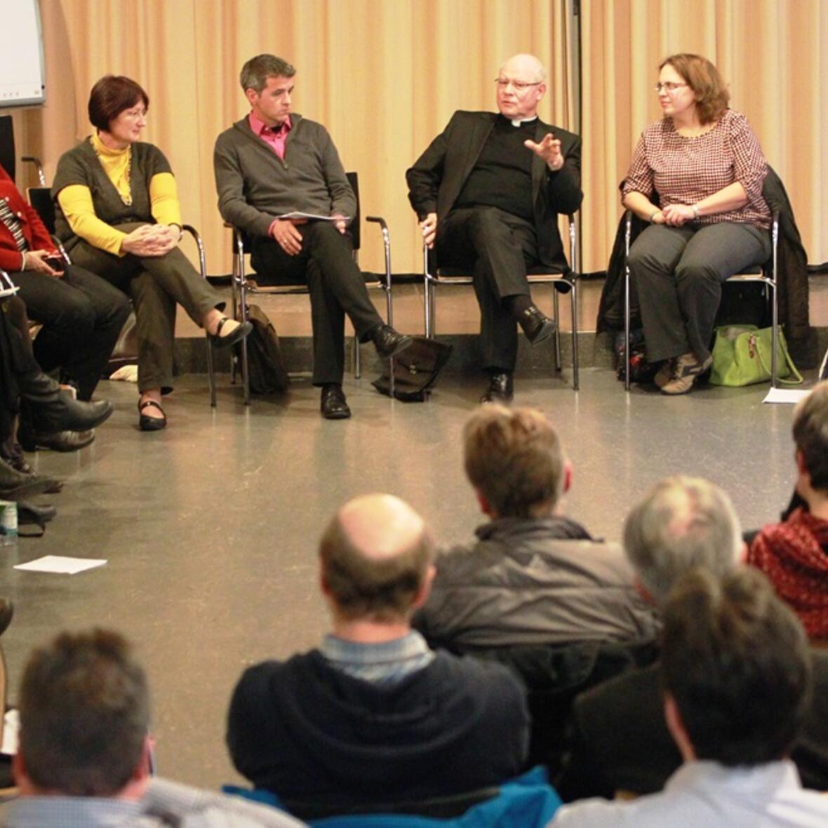 bischof-konrad-ermutigt-dazu-persoenliche-erfahrungen-ins-gespraech-zu-bringen1348817