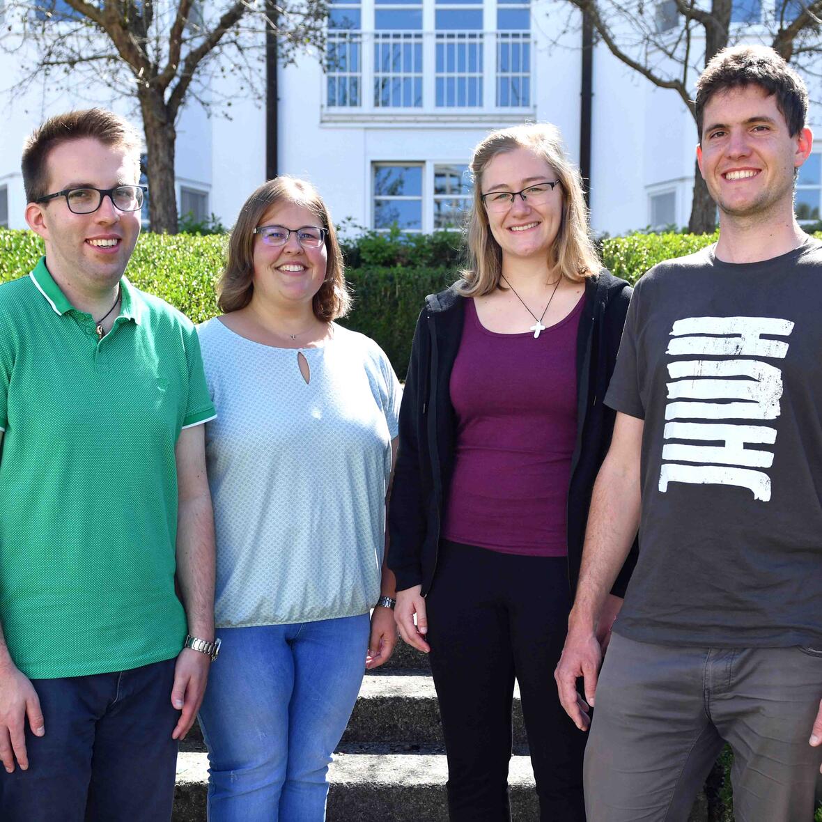 Die neuen Pastoralassistenten (v.l.) Patrick Lindermüller, Marina Sommerstorfer, Michaela Hertl und Matthias Daufratshofer. (Foto: Nicolas Schnall / pba)