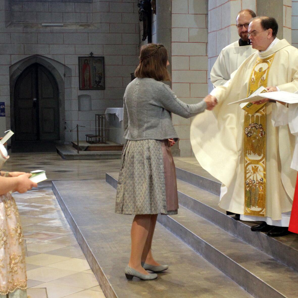 aussendung-von-drei-neuen-mitarbeiterinnen3549446