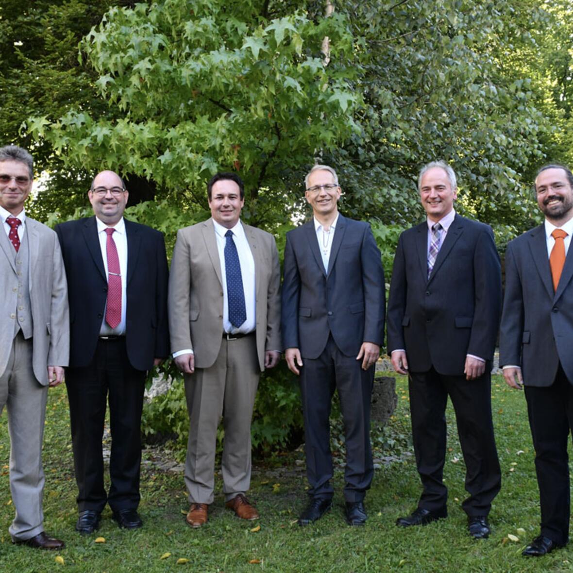 SIe stehen als Weihekandidaten kurz vor dem ständigen Diakonat (v.l.n.r.): Bernhard Beigel, Bernd Skuras, Martin Lindner, Frank Schnarrenberger, Michael Gastl und Dr. Marc André Selig (Foto: Daniel Jäckl / pba)