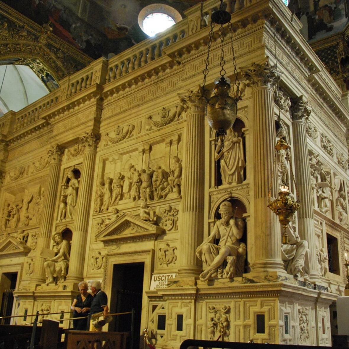 Loreto-Heiligtum innerhalb der Wallfahrtsbasilika Loreto/Italien