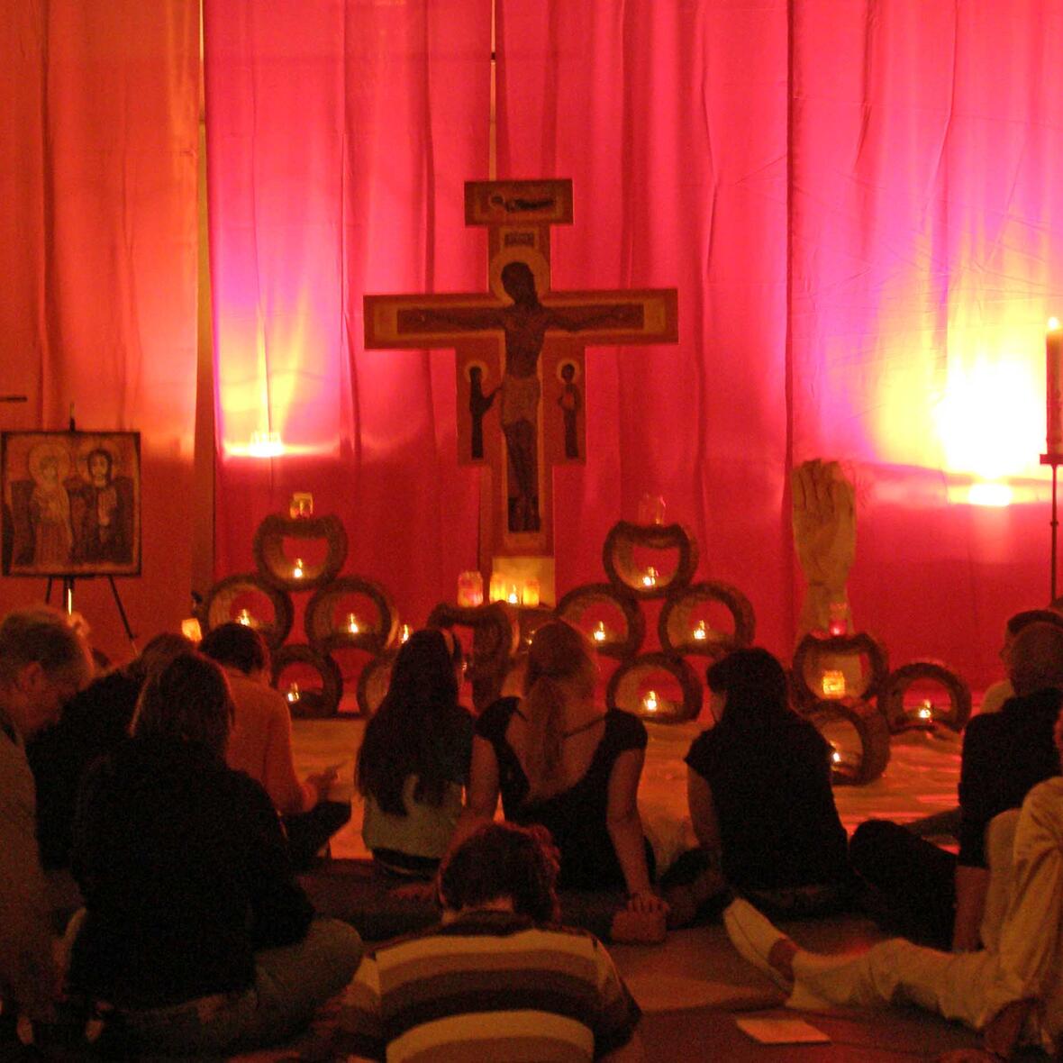 Das Taizé-Gebet zieht vielerorts zahlreiche Menschen an. (Foto: privat).