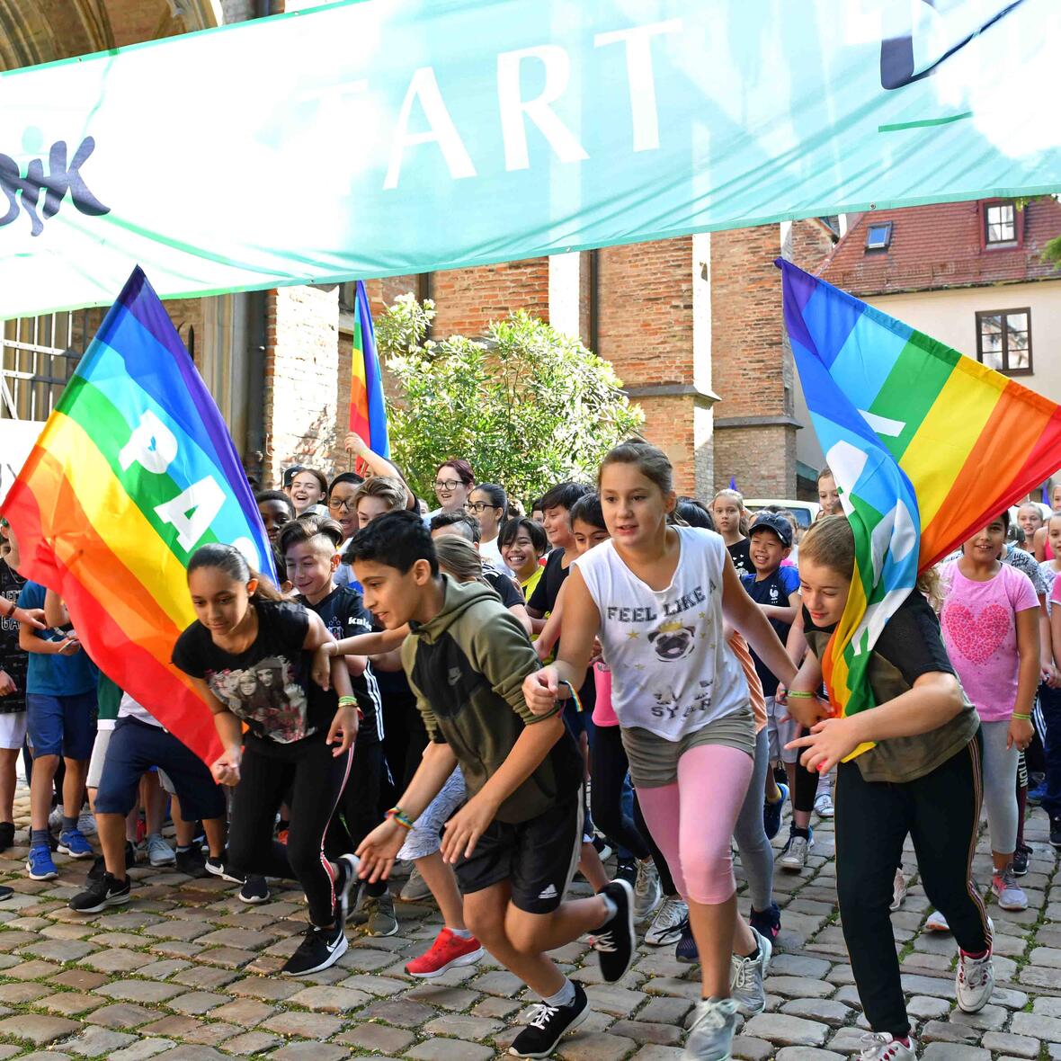 Laufen für den guten Zweck beim Interreligiösen Augsburger Friedenslauf. (Archivfoto: Nicolas Schnall / pba)