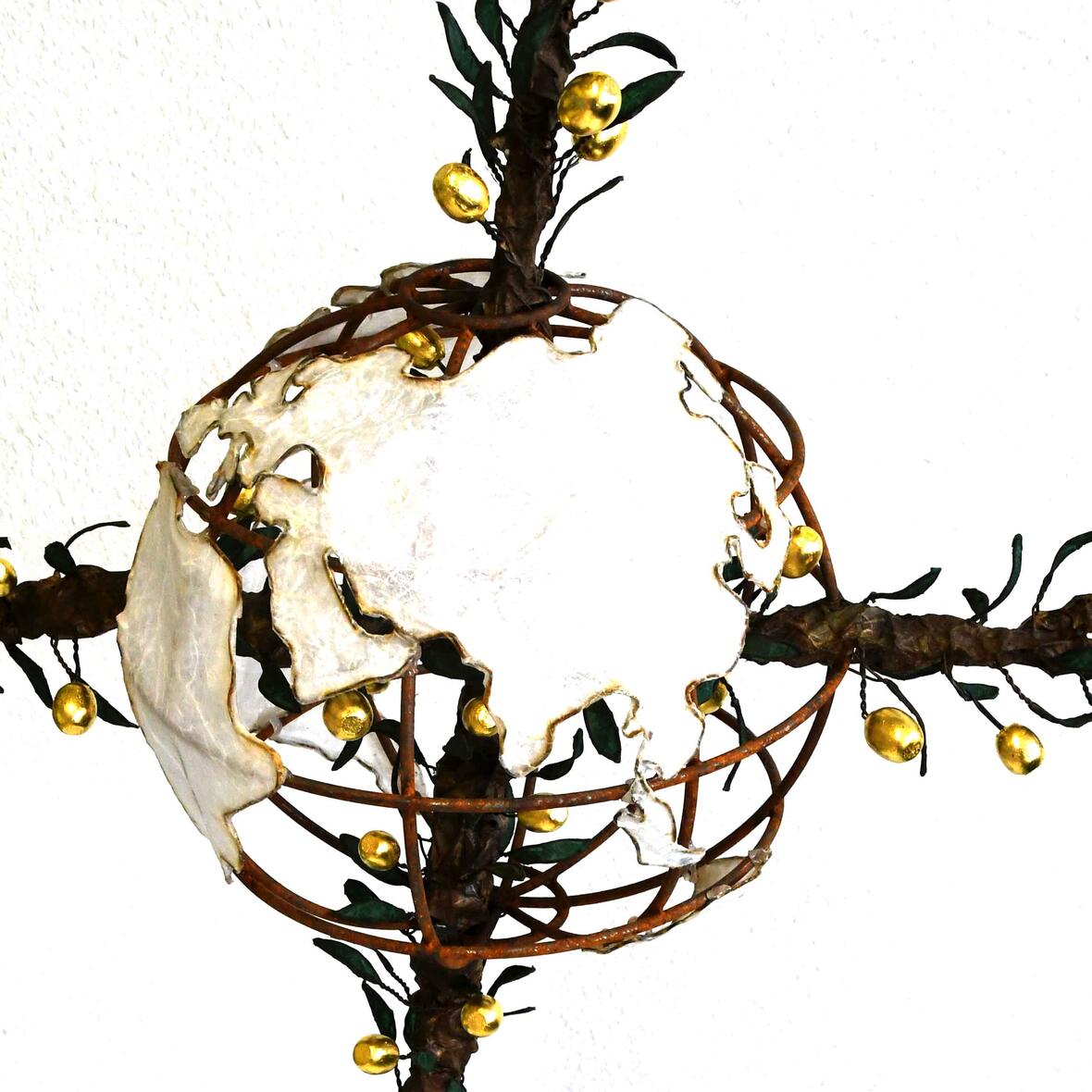 Der Eichstätter Bildhauer Raphael Graf hat das „Friedenskreuz 2020“ gestaltet. (Bild: Adveniat)