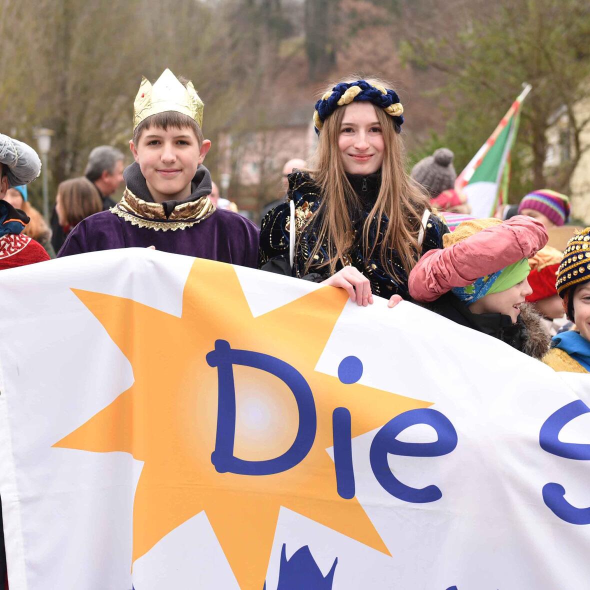 Die Sternsingeraktion 2019 war ein großer Erfolg: Das Bild zeigt Sternsinger bei der diözesanen Eröffnung in Herrsching Ende vergangenen Jahres. (Archivfoto: Maria Steber / pba)