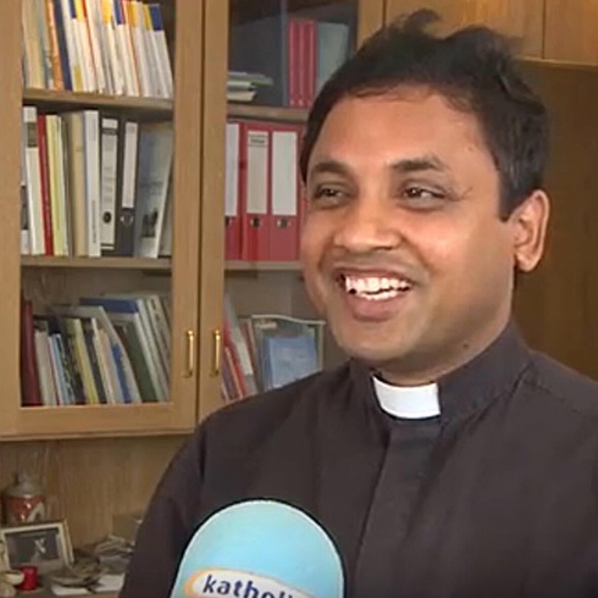 Pfarrer Francis Assisi Sebamalai aus Sri Lanka kommt heuer zum dritten Mal als Urlaubsvertretung zu uns ins Bistum. (Foto: katholisch1.tv)