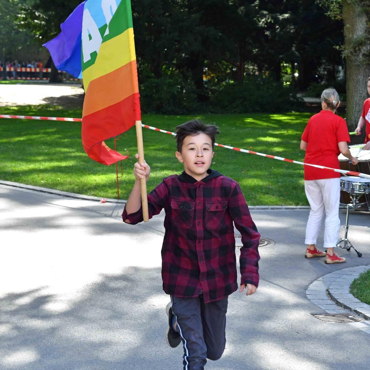 840-schueler-machen-dem-frieden-beine3510075