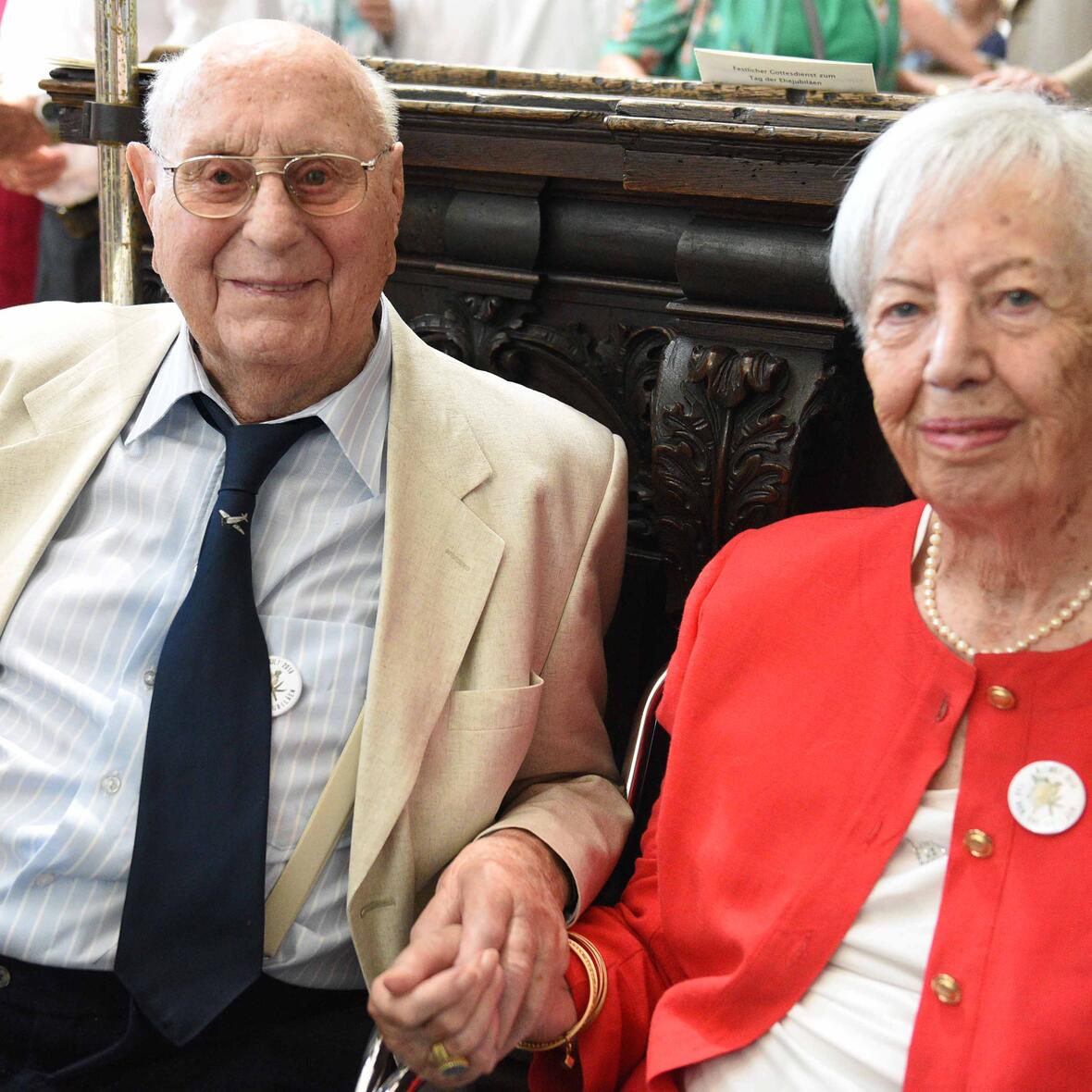 Das Ehepaar Piller aus Memmingen: Seit achtzig Jahren verheiratet. (Foto: Maria Steber / pba)