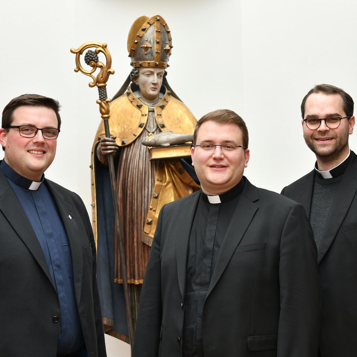 Die Diakone Florian Stadlmayr, Dominic Ehehalt und Dominik Loy (v.l.) werden am 30. Juni zu Priestern geweiht. (Fotos: Daniel Jäckel/pba)
