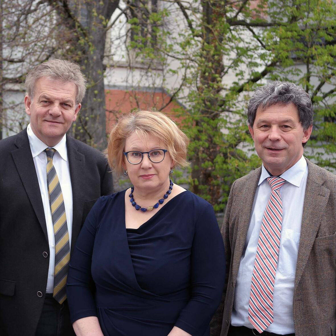 Bernhard Scholz, Martina Lutz und Anton Schuster (von links) haben gestern Ordinariatsmitarbeitern die Prävenionsarbeit des Bistums vorgestellt (Foto: Karl-Georg Michel/pba).