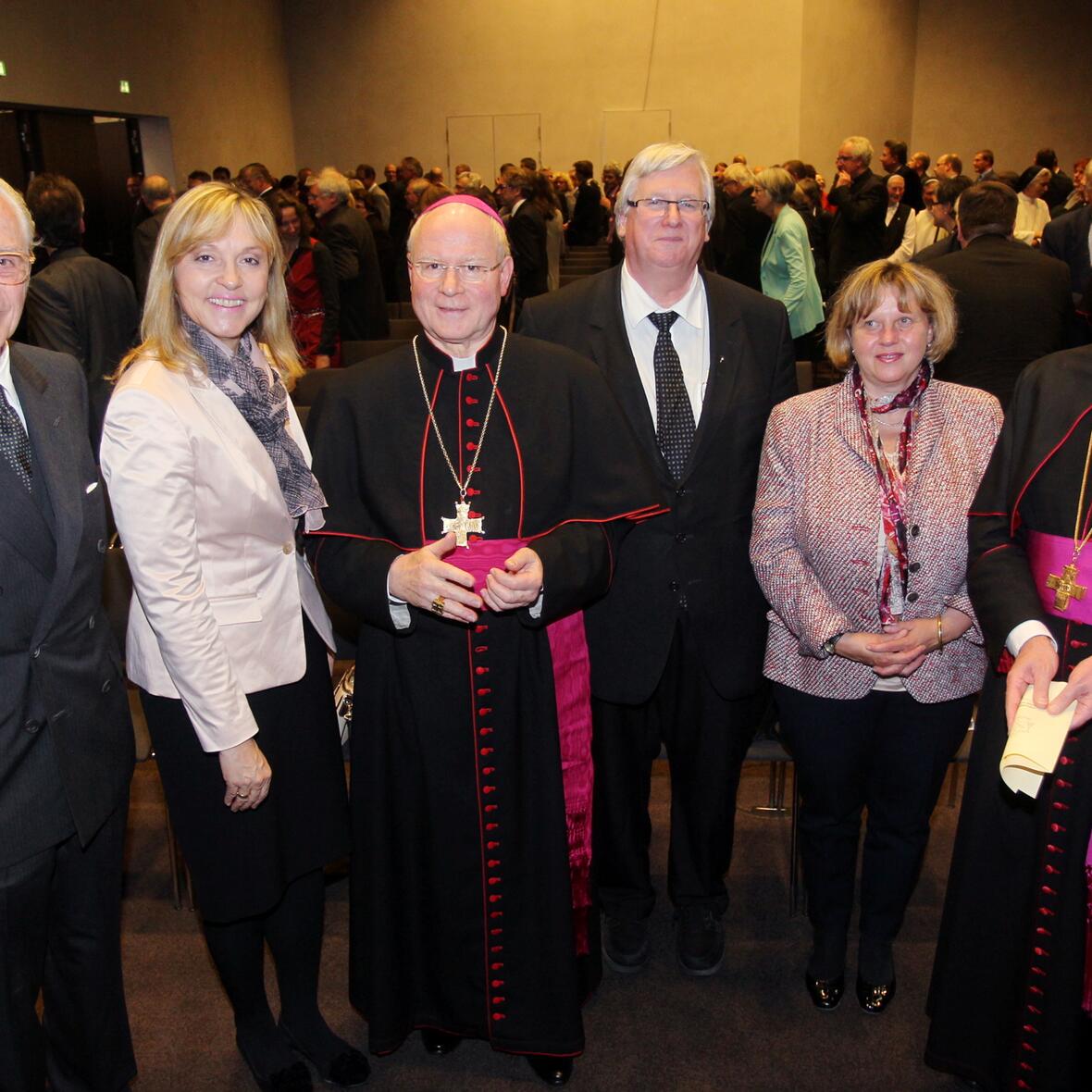 jahresempfang-des-bischofs-von-augsburg-glauben-bezeugen-und-fuer-menschen-da-sein1043453