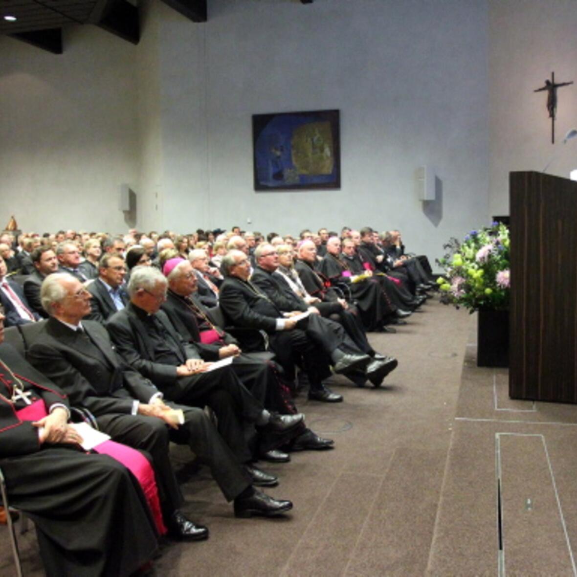 jahresempfang-des-bischofs-von-augsburg-glauben-bezeugen-und-fuer-menschen-da-sein1043456