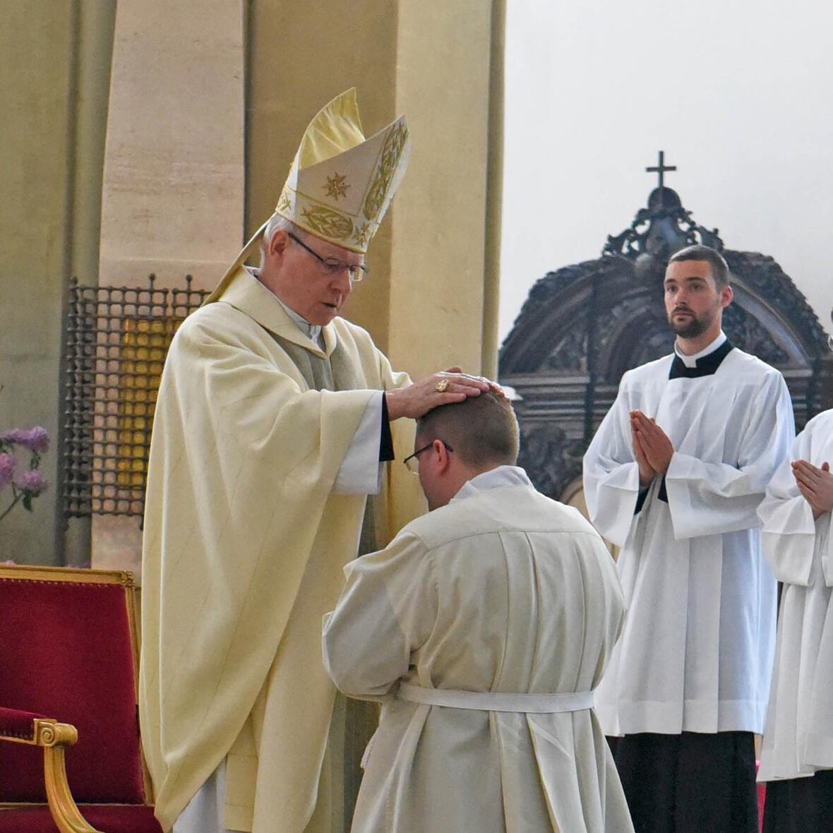 Archivbild Diakonenweihe. (Foto: Simone Zwikirsch / pba)