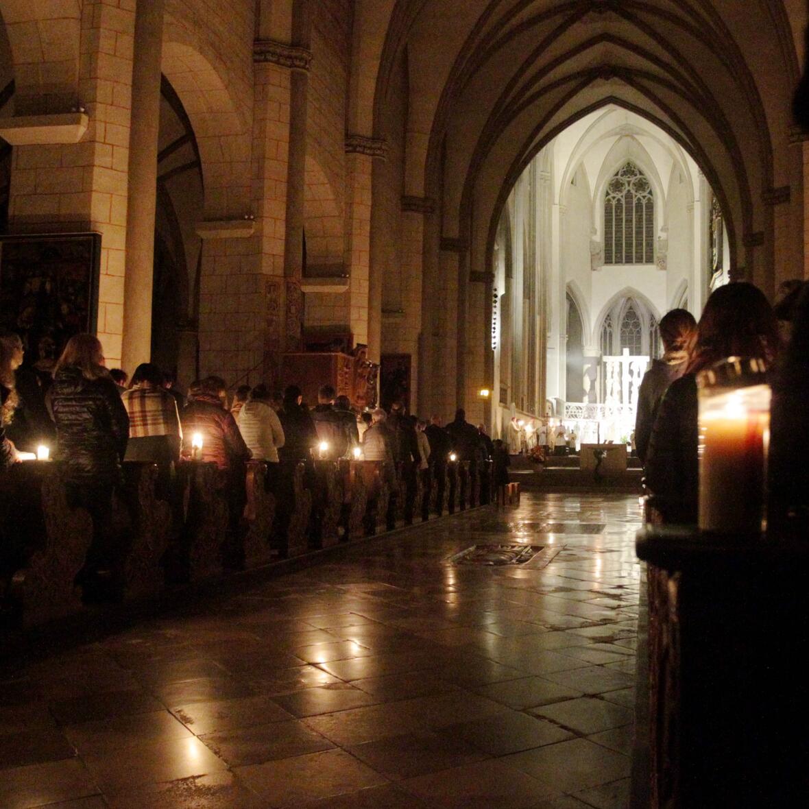 Osternacht im Augsburger Dom. (Fotos: Annette Zoepf / pba).