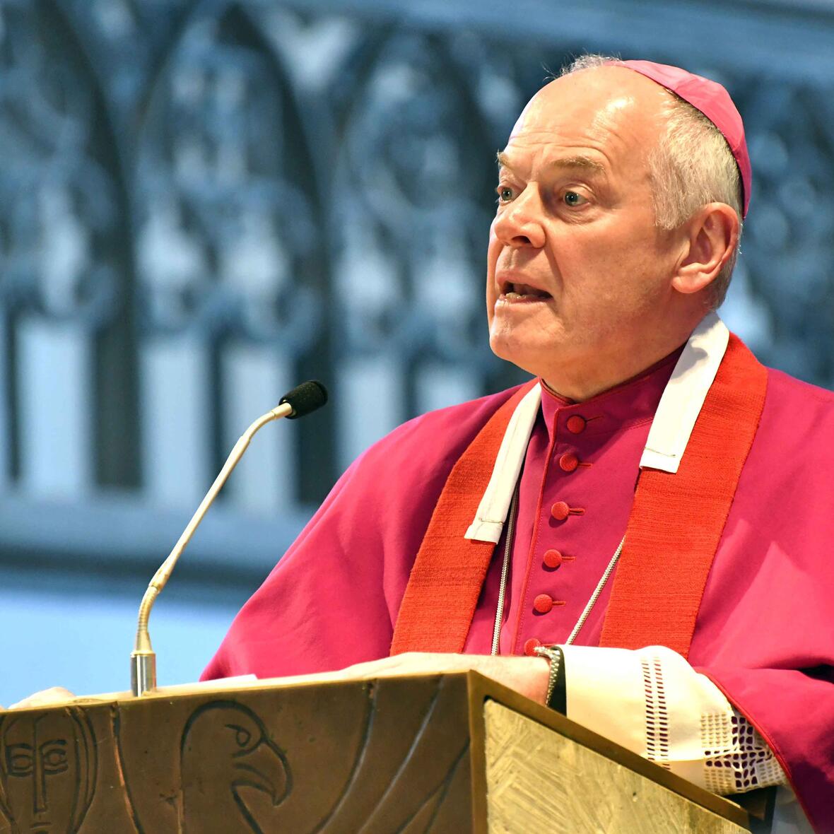 Weihbischof Anton Losinger bei der Ansprache während der Karfreitagsliturgie. (Foto: Nicolas Schnall / pba)