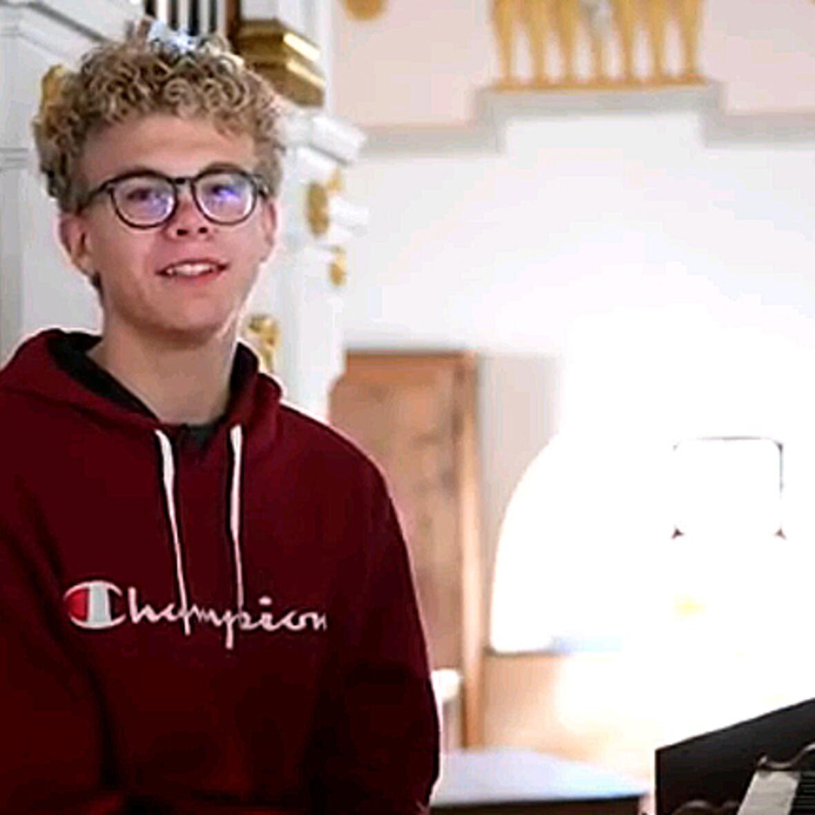 Elias Smalko: Beim Improvisieren nutzt er gerne die große Klangbandbreite der Orgel. (Foto: Daniel Jäckel / pba)