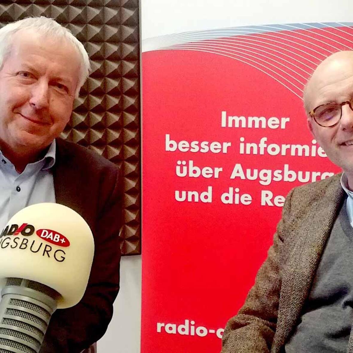 Uli Bobinger im Gespräch mit Pfarrer Thomas Schwartz. (Foto: Radio Augsburg)