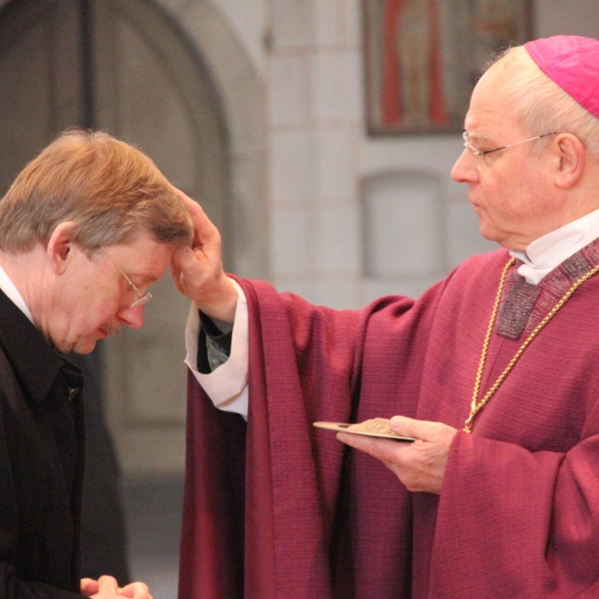 aschermittwoch-der-kuenstler-im-augsburger-dom677062