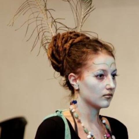 Model auf dem "Fairen Catwalk" Bild. KDFB