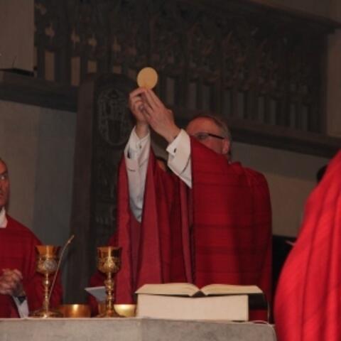 Generalvikar DK Prälat Karlheinz Knebel zelebrierte die Heilige Messe anlässlich des diamantenen Priesterjubiläums von Papst Benedikt XVI. .