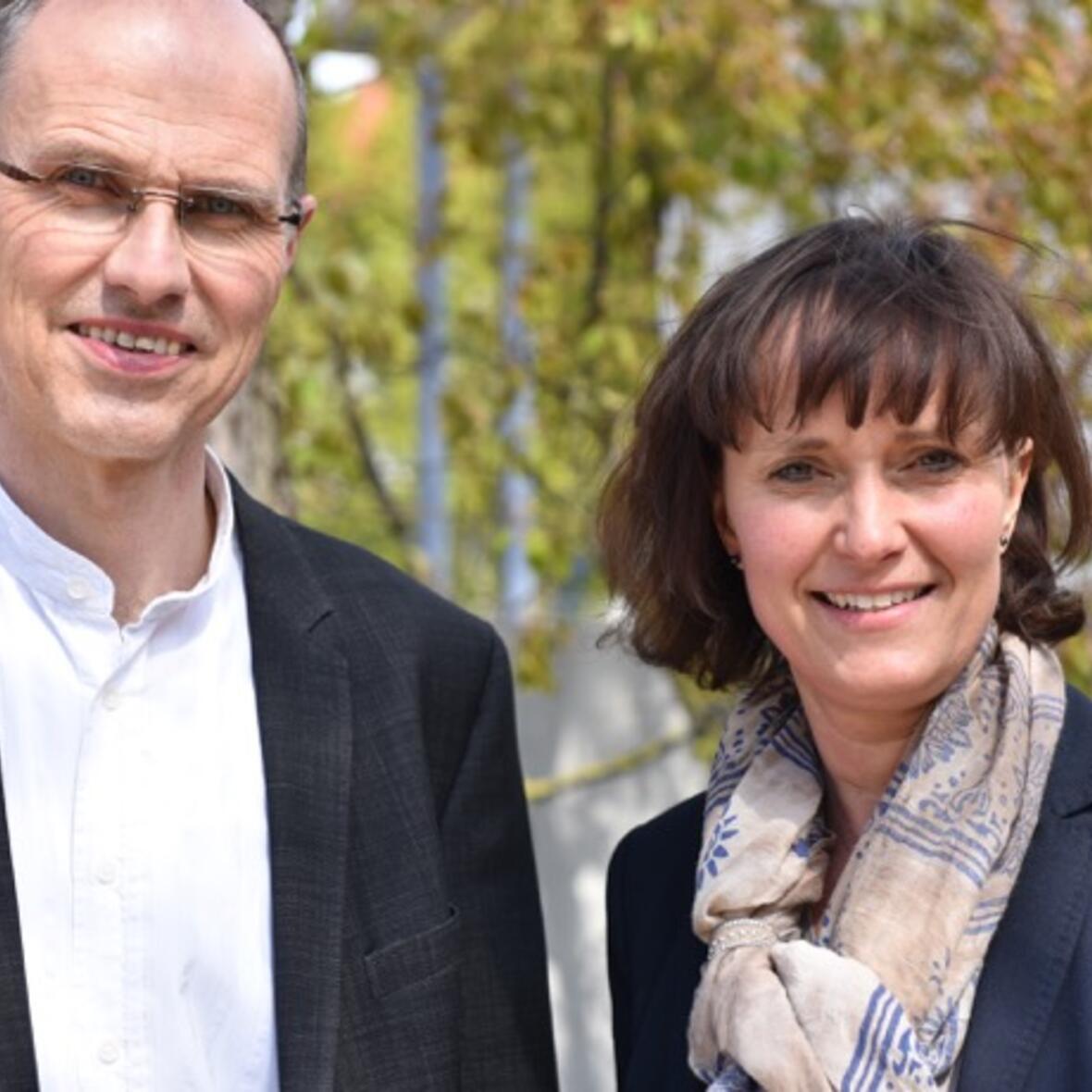 Verwaltungsleiterin Tanja Strobel unterstützt Dekan Markus Mattes in Verwaltungs- und Personalaufgaben der Pfarreiengemeinschaft Neu-Ulm. (Foto: Maria Steber/pba) 