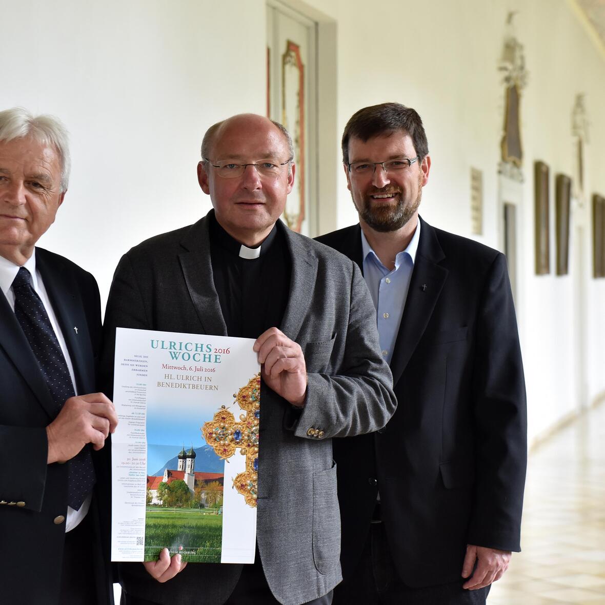 (v.l.) Pater Heiner Heim SDB, Pfarrer Dr. Ulrich Lindl und Pater Reinhard Gesing SDB stellen den Wallfahrtstag in Benediktbeuern vor. (Fotos: Romana Kröling/pba)