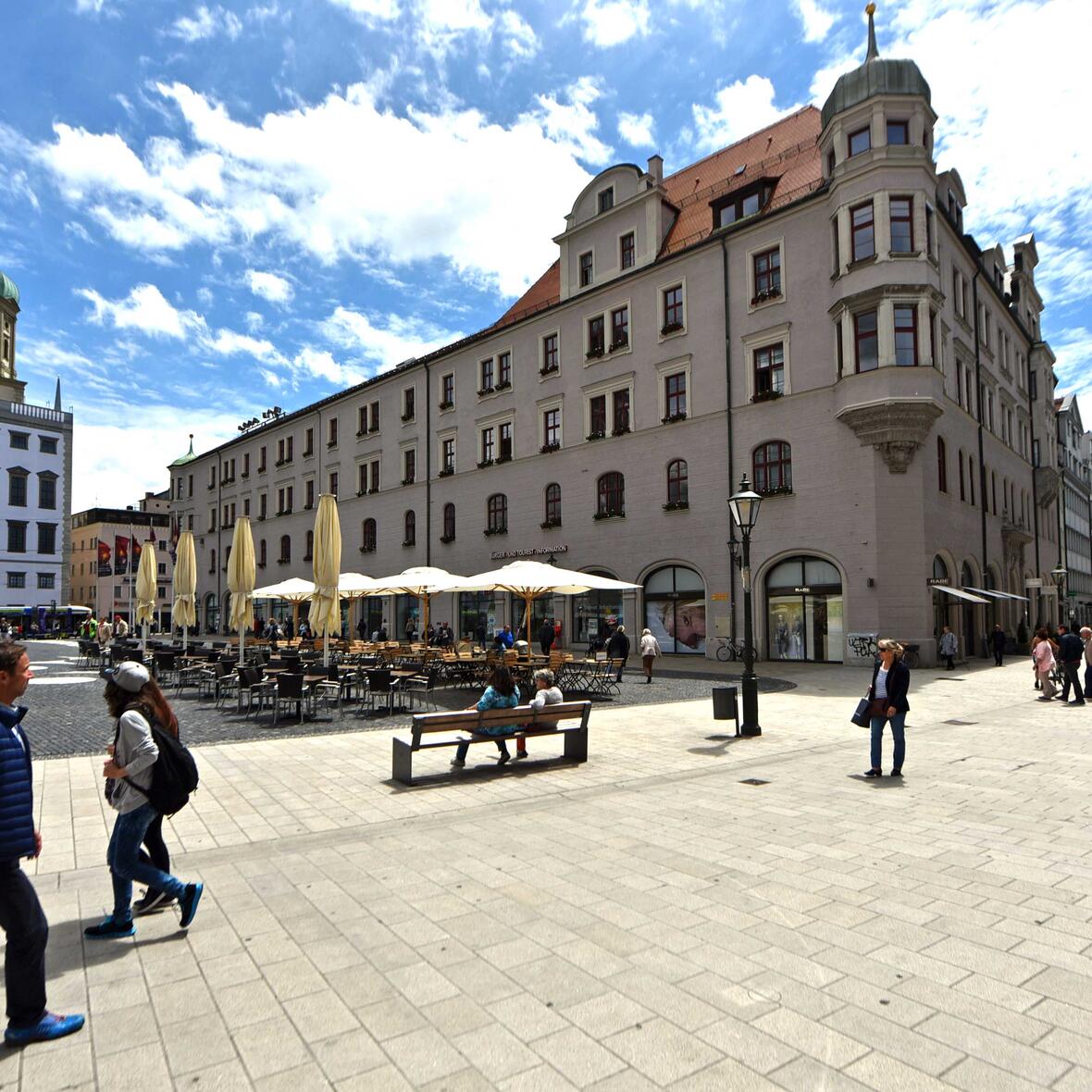 Rathausplatz in Augsburg. (Foto: Nicolas Schnall/pba)