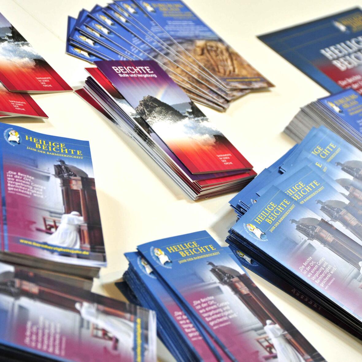 Eine Auswahl an Publikationen zur Beichte, die im Jahr der Barmherzigkeit erschienen sind.