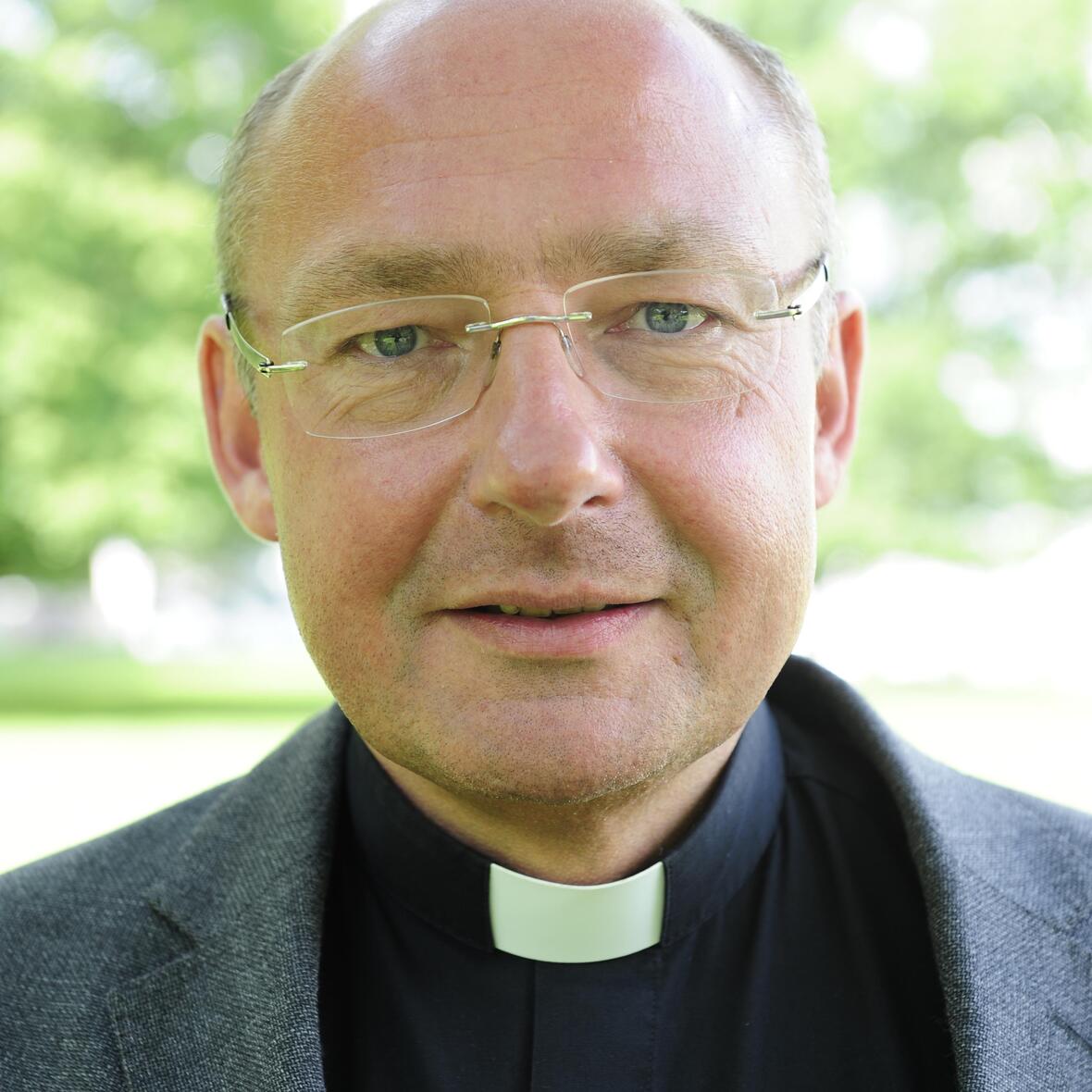 pfarrer-dr-lindl-das-internet-ist-ein-ort-fuer-gott1743701