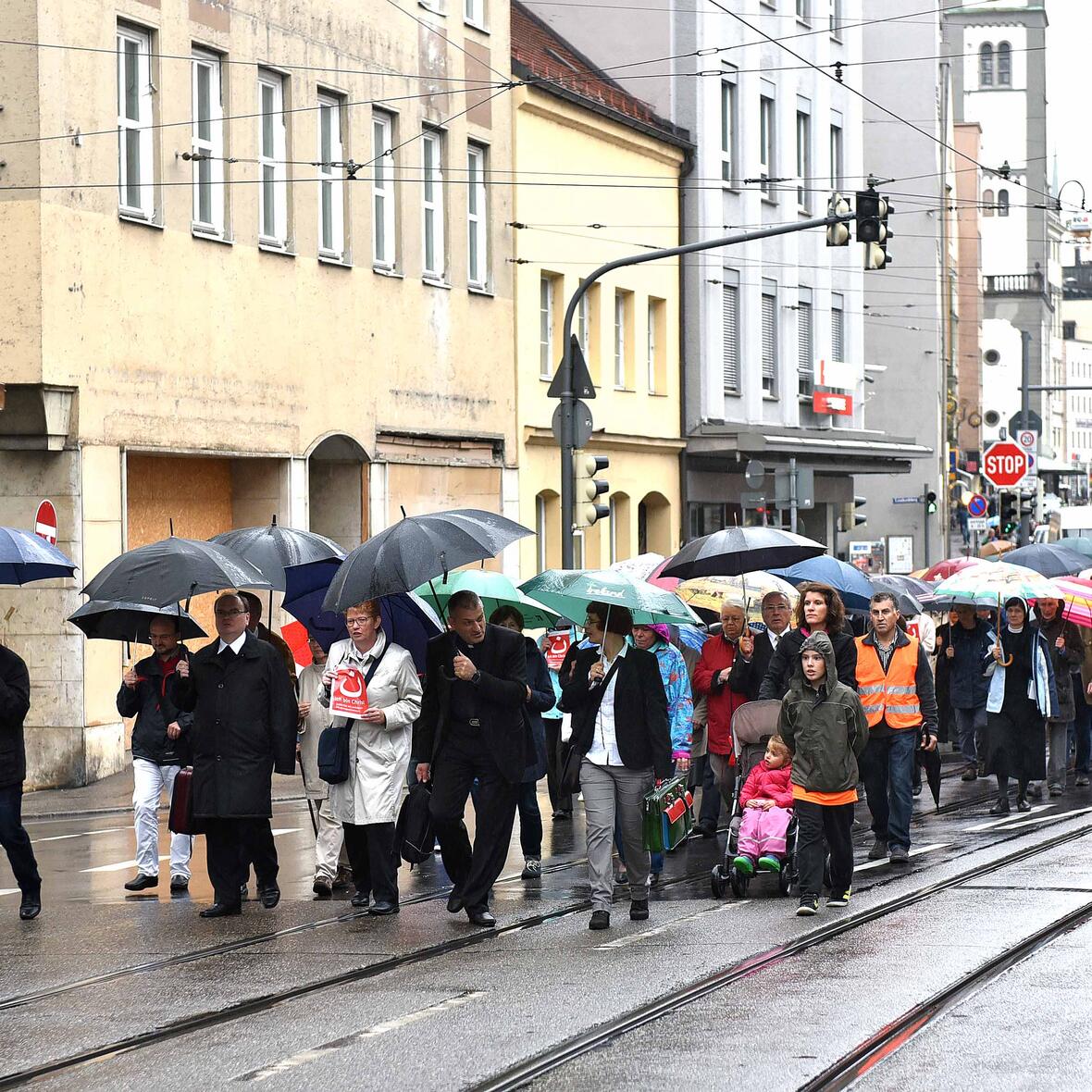 Schweigemarsch vom Rathausplatz zum Dom. (Fotos: pba/Romana Kröling)