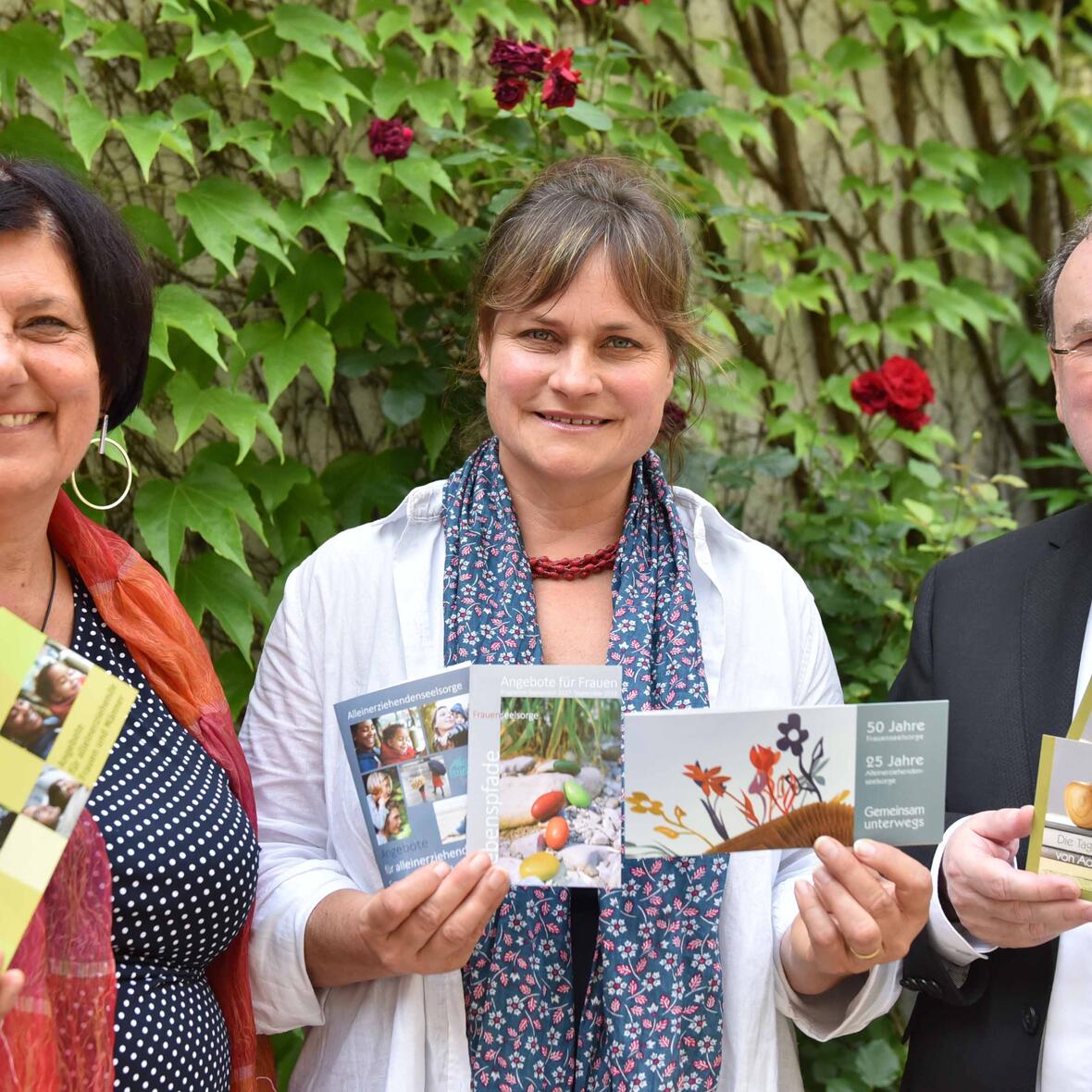 Claudia Possi, Referentin für Alleinerziehende, Elvira Blaha, Leiterin der Frauenseelsorge und Seelsorgeamtsleiter Prälat Dr. Bertram Meier. (v.links.) (Foto: Maria Steber / pba.)