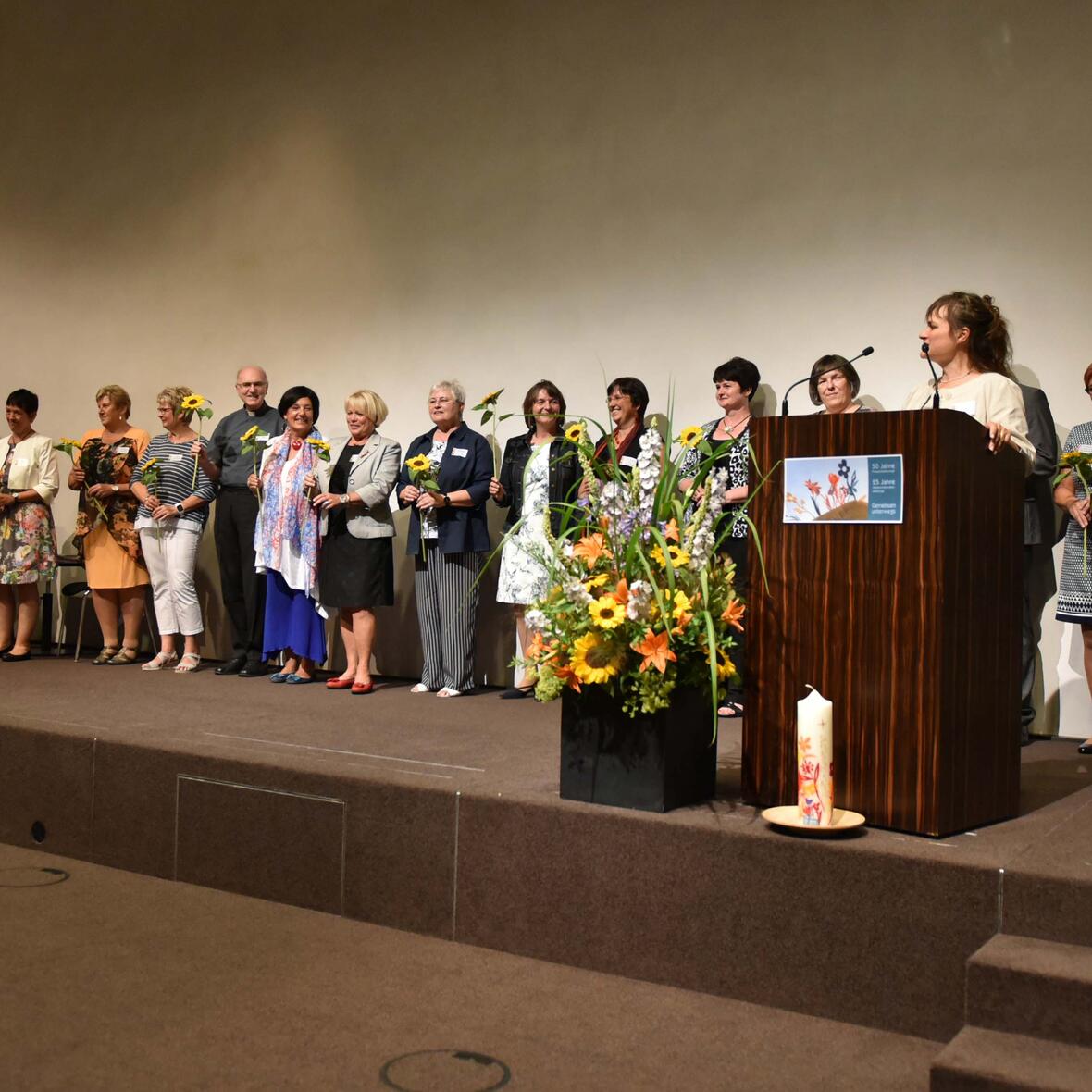 Zahlreiche Weggefährt/-innen der Frauenseelsorge waren heute zur Jubiläumsfeier ins Haus St. Ulrich nach Augsburg gekommen. Foto: Maria Steber / pba. 