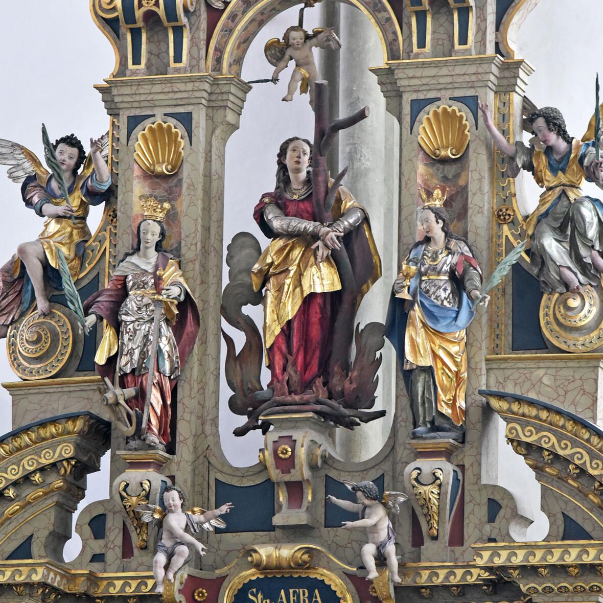 Am Afraaltar in der Basilika St. Ulrich und Afra ist das Martyrium der Bistumspatronin dargestellt. (Foto: Romana Kröling / pba)