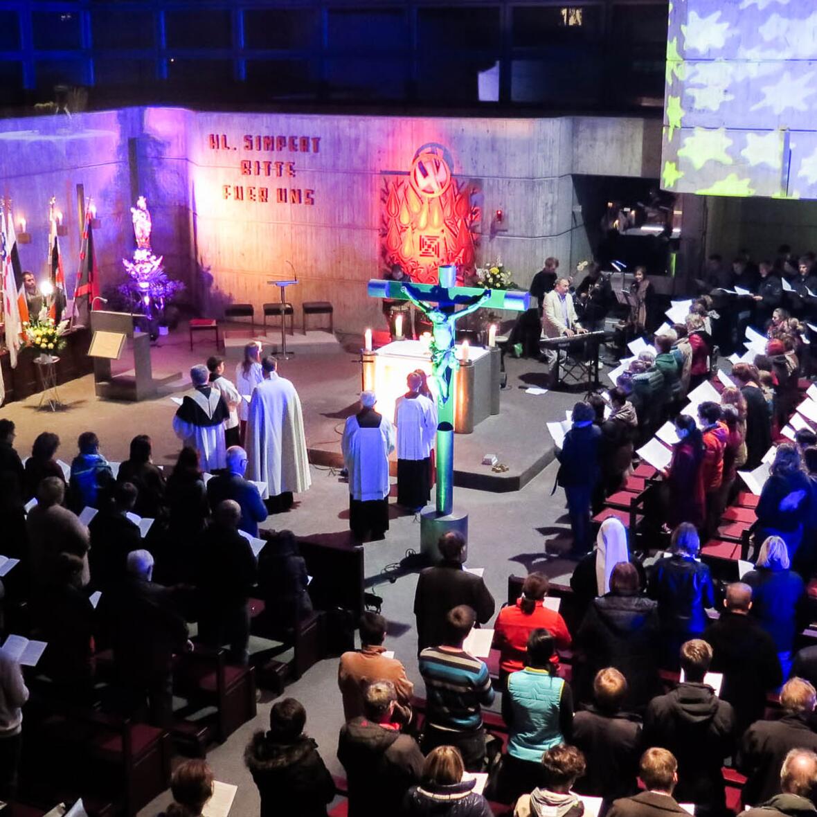 Simpert-Vesper in der Kirche St. Simpert in Augsburg. (Archivbild: Maria Steber / pba)