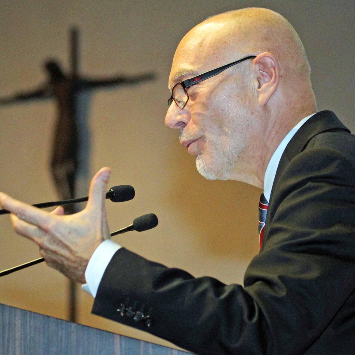 Professor Di Fabio erinnerte beim Jahresempfang des Bischofs von Augsburg an die tiefen religiösen Wurzeln unseres Menschenbilds. (Fotos: Annette Zoepf / pba)