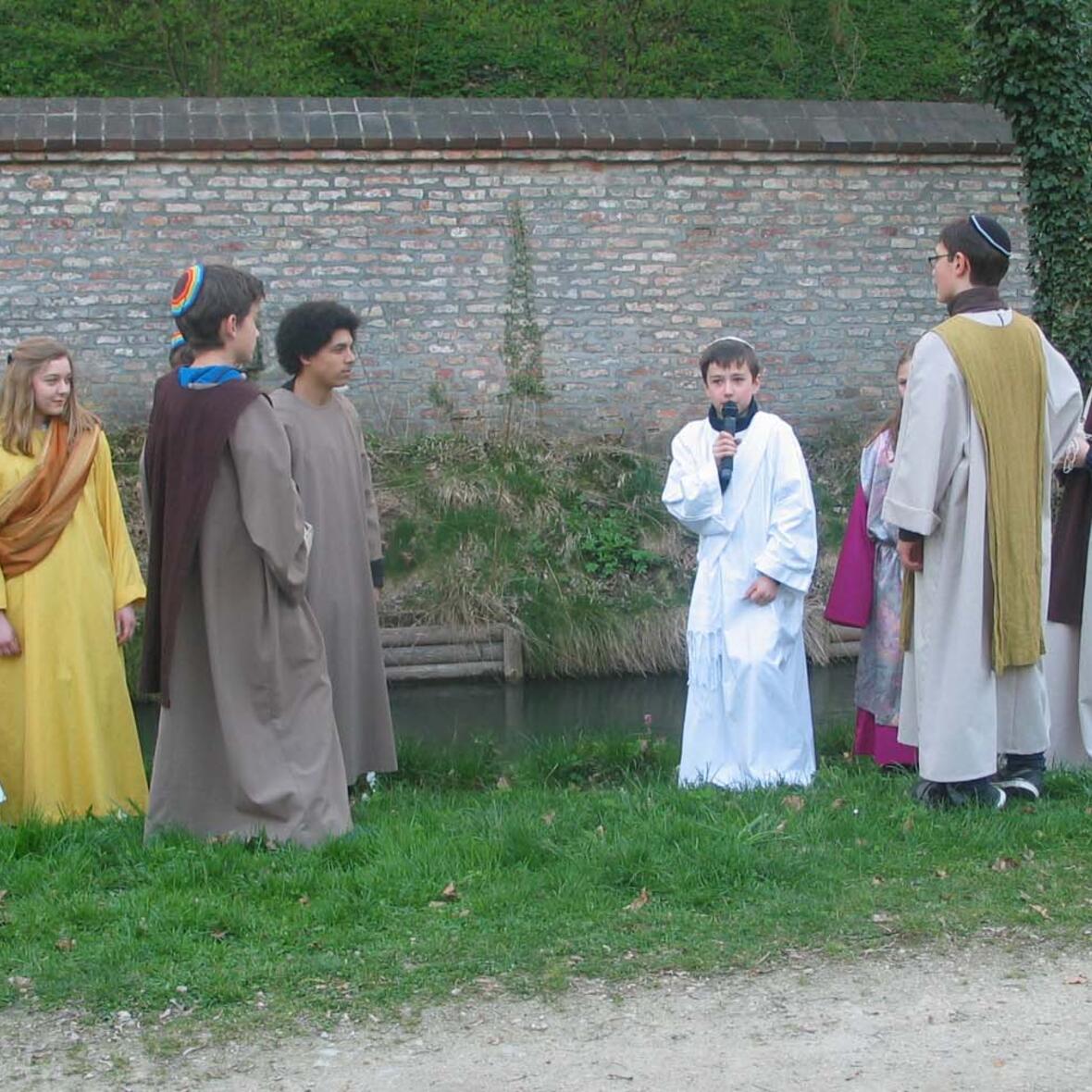 oekumenischer-kreuzweg-der-jugend-weg-durch-die-innenstaedte-von-augsburg-und-lindau2653707