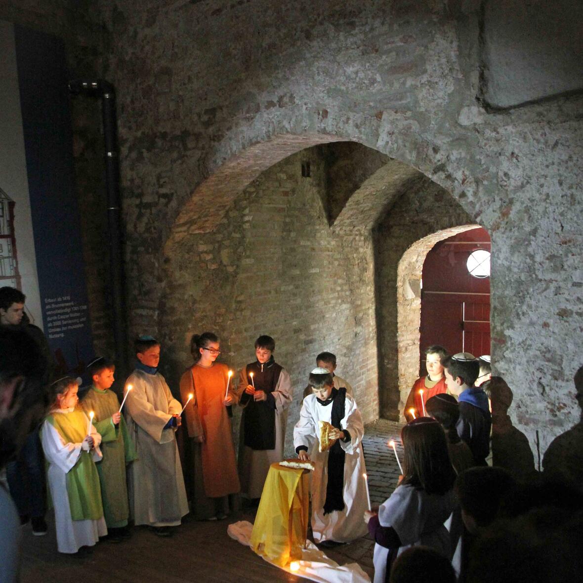 oekumenischer-kreuzweg-der-jugend-weg-durch-die-innenstaedte-von-augsburg-und-lindau2653713