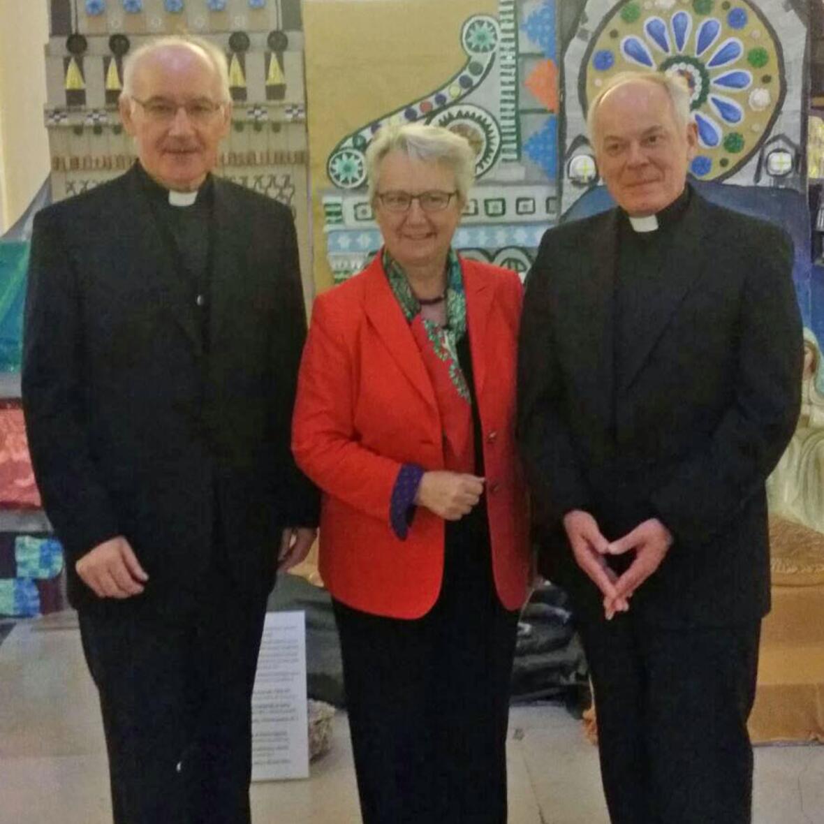 (v.l.) Prälat Dr. Eugen Kleindienst, Botschafterin Annette Schavan, Weihbischof Dr. Dr. Anton Losinger. (Foto: privat)