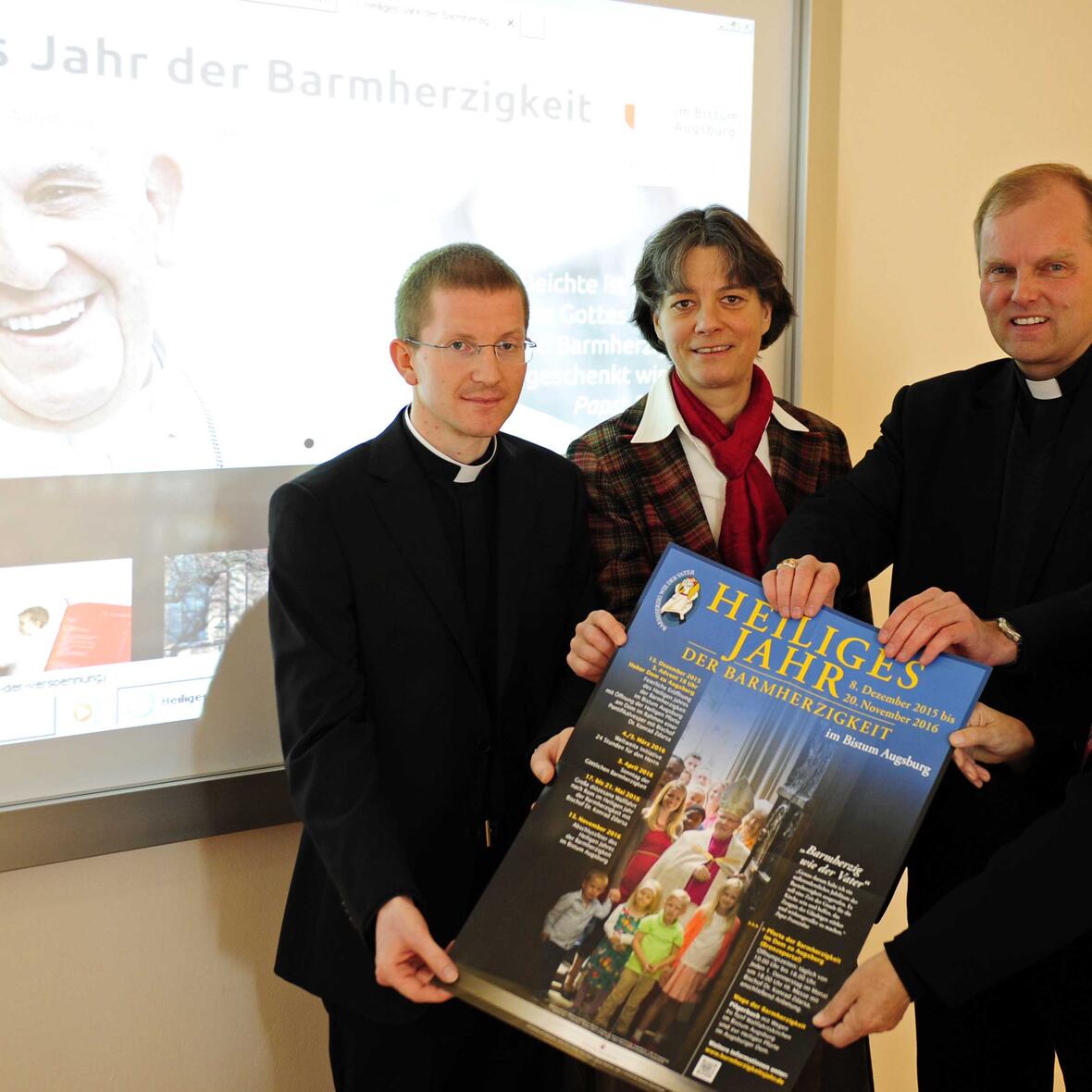 Präsentieren das Programm zum Heiligen Jahr im Bistum Augsburg: (v.l.) Domvikar Martin Riß, Dr. Veronika Ruf, Weihbischof Florian Wörner und Prof. Gerda Riedl. (Foto: pba/Nicolas Schnall)
