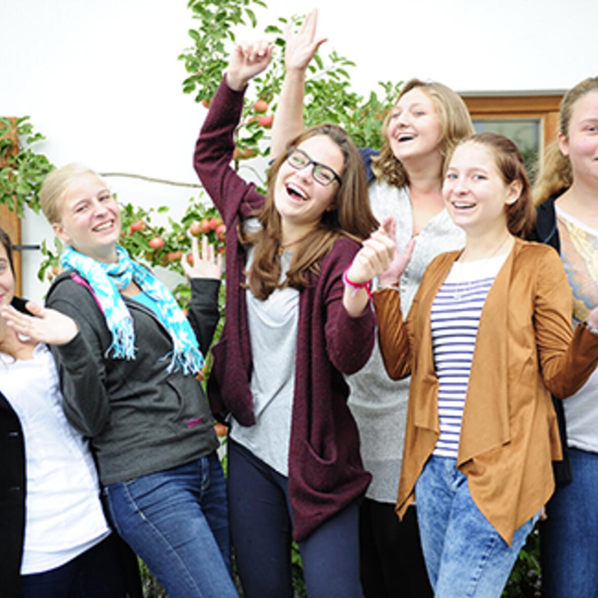 Foto: Sichtlich erfreut über ihren Sieg: Die Murnauer Mädchengruppe "Ladies Night" (Foto: Maria Steber/pba). 