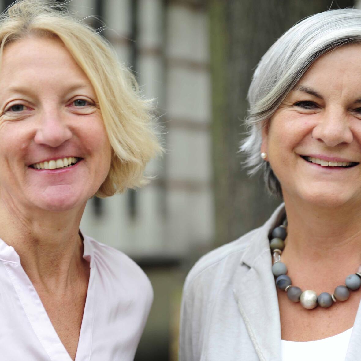 Cornelia Hoffmann und Eleonore Wolf (v.links). Foto: Maria Steber/pba