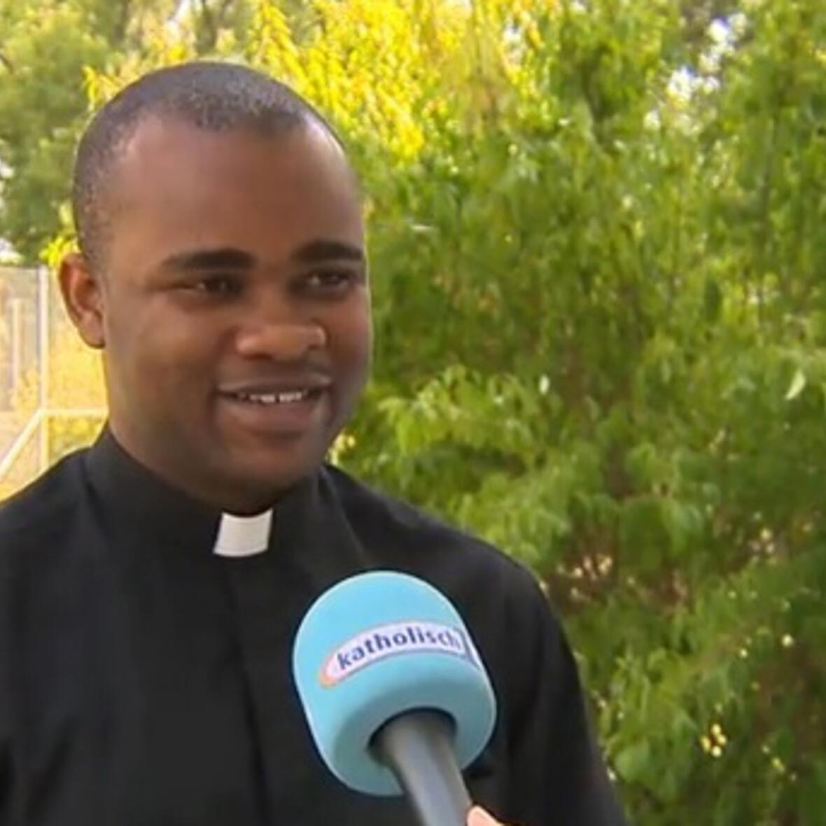 urlaubspfarrer-charles-omogiate-ich-freue-mich-hier-in-bayern-zu-sein1542643